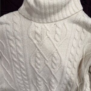 Abercrombie & Fitch Cable Knit Turtleneck Sweater - Cream